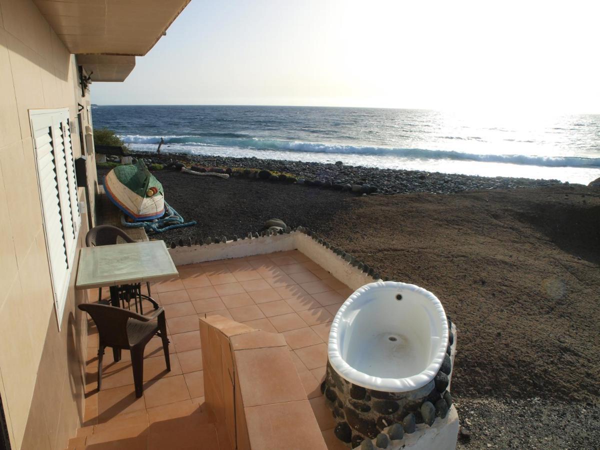 Sunrise Directly At The Sea Apartment La Mareta Bagian luar foto