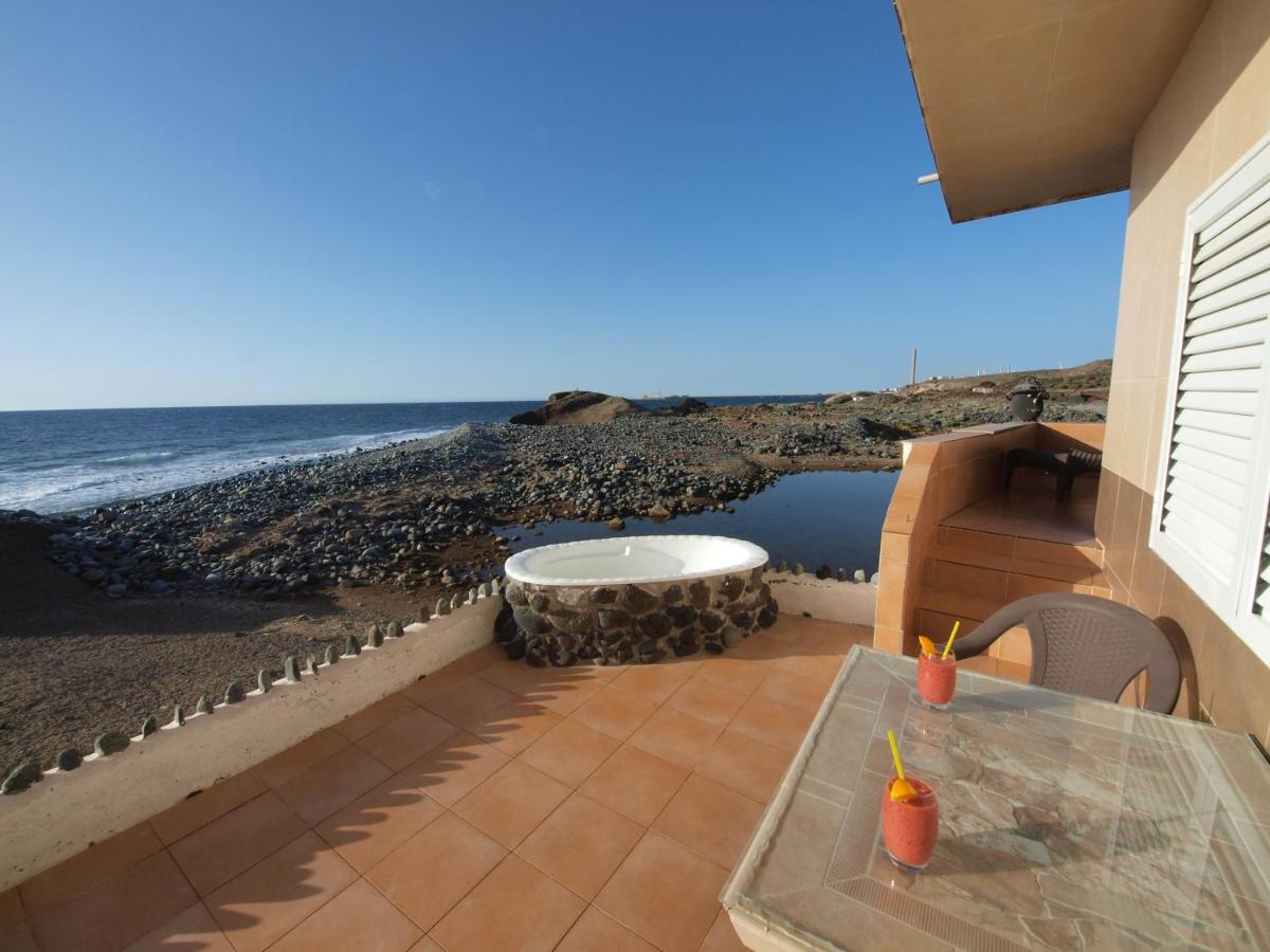 Sunrise Directly At The Sea Apartment La Mareta Bagian luar foto